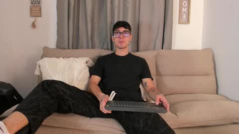 Snapshot of etham_wolf1 chatting on March 25, 5:52 pm etham_wolf1 online show from March 25, 5:52 pm