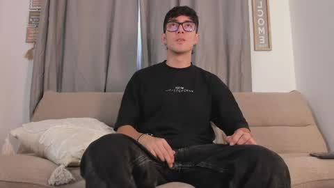 Snapshot of etham_wolf1 chatting on March 30, 5:47 pm etham_wolf1 online show from March 30, 5:47 pm