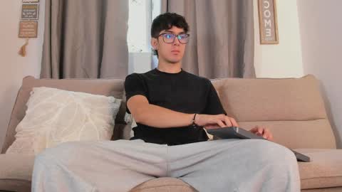 Snapshot of etham_wolf1 chatting on April 4, 12:46 pm etham_wolf1 online show from April 4, 12:46 pm