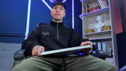 Snapshot of etham_wolf_ chatting on September 22, 12:29 pm Etham online show from September 22, 12:29 pm