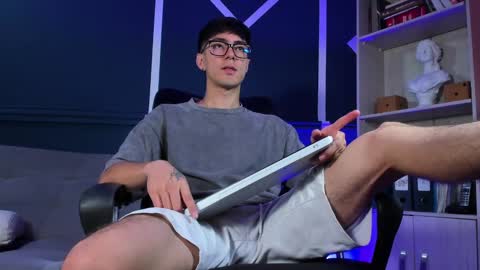 Snapshot of etham_wolf_ chatting on September 24, 1:14 pm Etham online show from September 24, 1:14 pm