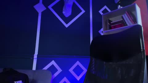 Snapshot of etham_wolf_ chatting on September 26, 11:47 am Etham online show from September 26, 11:47 am