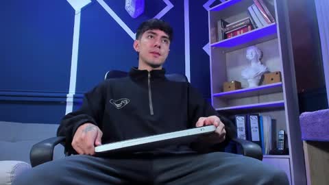 Snapshot of etham_wolf_ chatting on September 29, 12:10 pm Etham online show from September 29, 12:10 pm