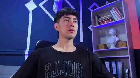 Snapshot of etham_wolf_ chatting on October 1, 1:17 pm Etham online show from October 1, 1:17 pm