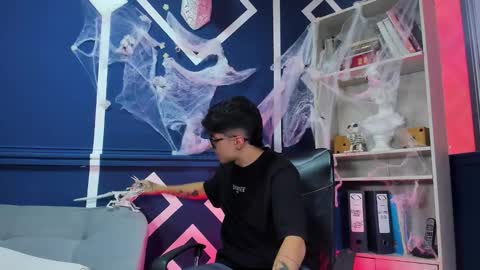 Snapshot of etham_wolf_ chatting on October 21, 4:30 pm Etham online show from October 21, 4:30 pm