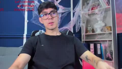 Snapshot of etham_wolf_ chatting on October 22, 2:06 pm Etham online show from October 22, 2:06 pm