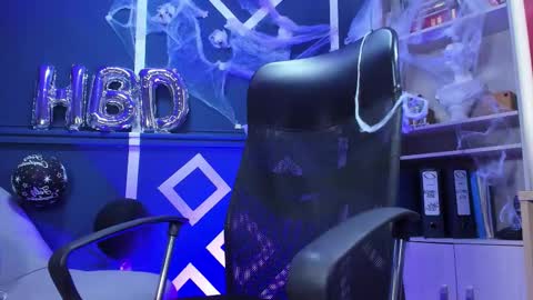 Snapshot of etham_wolf_ chatting on October 30, 12:17 pm Etham online show from October 30, 12:17 pm