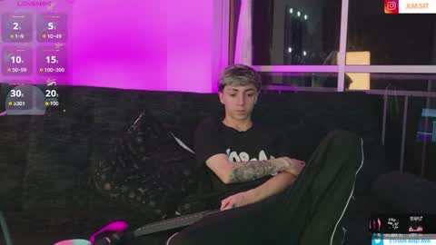 ethan and ava online show from May 15, 2:29 am