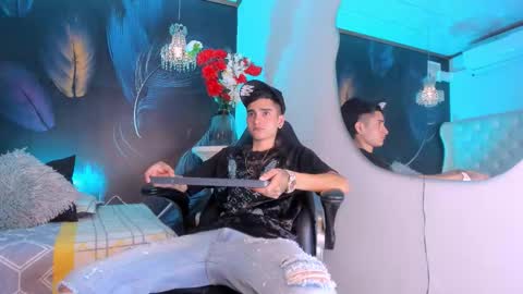 Ethan online show from December 19, 9:33 pm