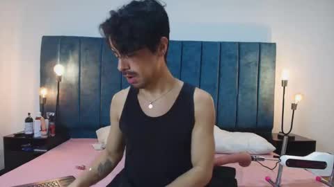 ethan  online show from March 8, 3:54 am