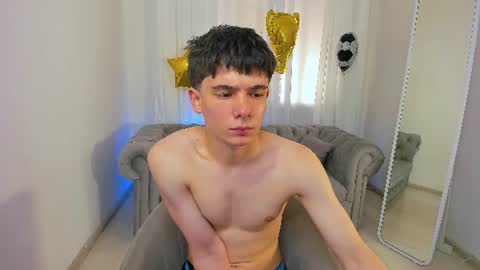 Snapshot of ethan_crowe chatting on June 28, 3:29 pm Ethan online show from June 28, 3:29 pm