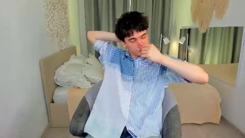 Snapshot of ethan_crowe chatting on July 31, 10:47 am Ethan online show from July 31, 10:47 am