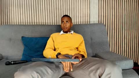 Snapshot of ethan_fox11 chatting on October 27, 2:54 pm King Ethan online show from October 27, 2:54 pm