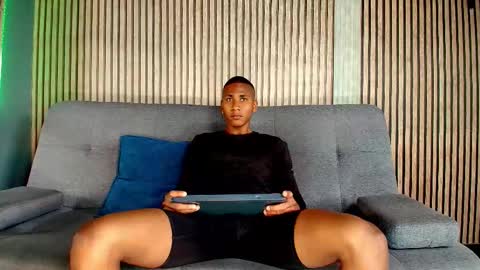 Snapshot of ethan_fox11 chatting on October 31, 2:51 pm King Ethan online show from October 31, 2:51 pm