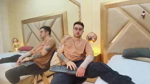 ethan_greys online show from November 29, 4:04 am