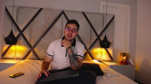 ethan_greys online show from December 21, 12:40 am