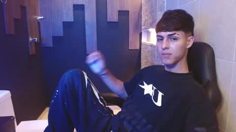 E T H A N  online show from February 6, 2:16 am