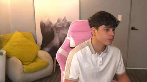 Snapshot of ethan_occonor chatting on September 18, 1:02 pm ethan_occonor online show from September 18, 1:02 pm