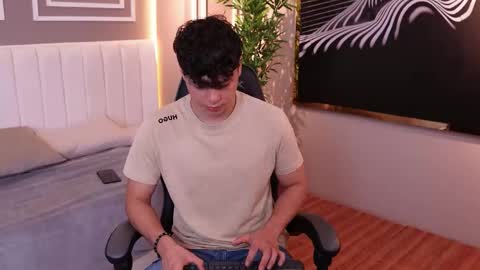 Snapshot of ethan_occonor chatting on October 24, 1:07 pm ethan_occonor online show from October 24, 1:07 pm