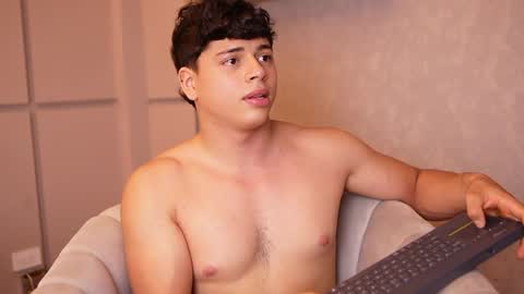 ethan_occonor online show from May 13, 8:38 pm