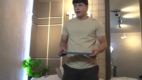 ethan_occonor online show from May 17, 9:55 pm