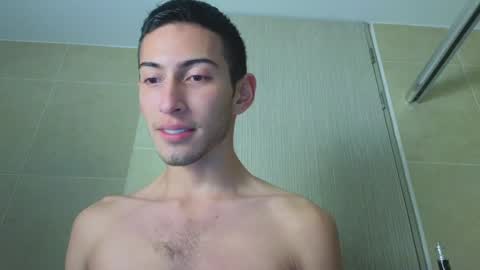 Snapshot of ethan_skiny_ chatting on December 30, 12:31 pm Joan online show from December 30, 12:31 pm