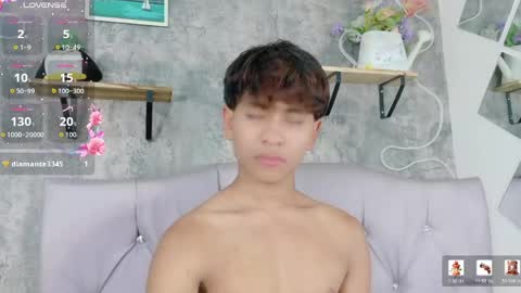 Snapshot of ethan_westt chatting on April 16, 9:39 pm Ethan online show from April 16, 9:39 pm