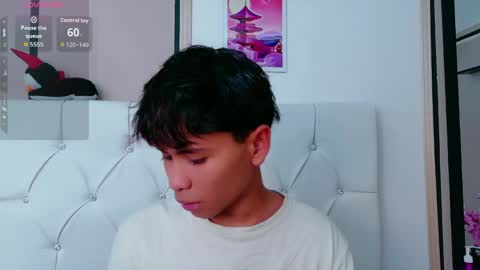 Snapshot of ethan_westt chatting on May 1, 8:46 pm Ethan online show from May 1, 8:46 pm