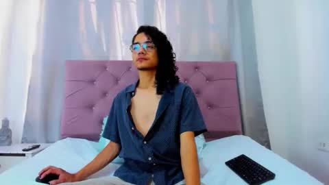 ethanblackwoodd online show from January 8, 9:28 pm