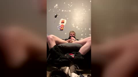 Snapshot of ethanbmx2001 chatting on March 19, 2:48 am ethanbmx2001 online show from March 19, 2:48 am