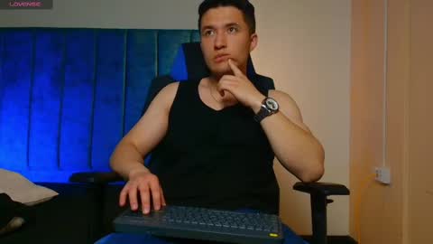 ethanconnor_ online show from October 3, 11:51 am