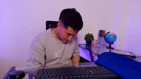 ethanconnor_ online show from January 14, 12:22 pm