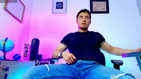 ethanconnor_ online show from May 25, 12:22 pm