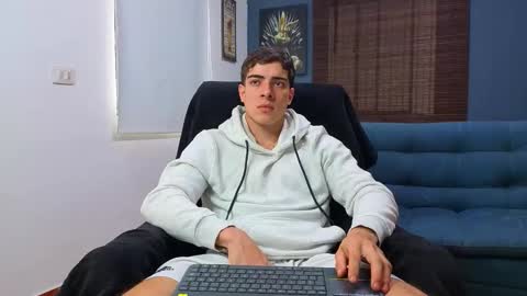 ethangreey1 online show from March 27, 5:34 pm