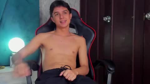 ethanlowell online show from January 28, 8:04 pm