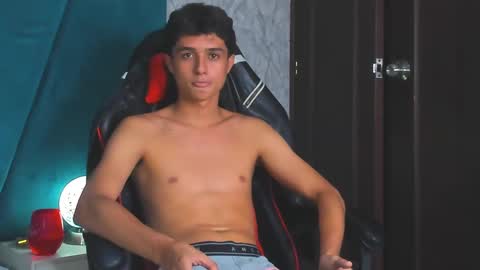 ethanlowell online show from February 5, 12:31 am