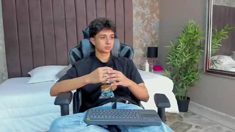 ethanlowell online show from October 30, 12:12 am