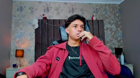 ethanlowell online show from December 5, 7:17 am