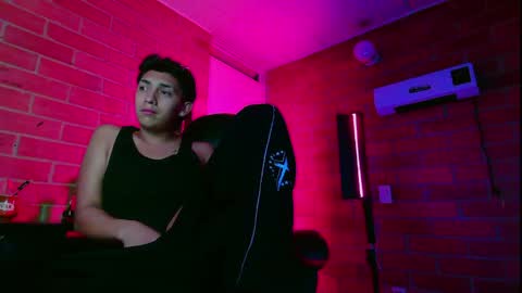ethann2_ online show from May 31, 9:27 am