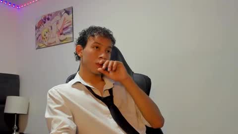 Snapshot of ethannsmith0 chatting on October 19, 2:01 am ethannsmith0 online show from October 19, 2:01 am