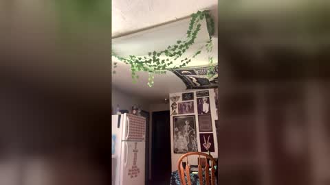 Snapshot of ethb0211 chatting on March 8, 4:22 pm ethb0211 online show from March 8, 4:22 pm