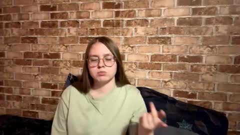 Snapshot of ethelynvainio chatting on October 2, 5:09 pm Lily online show from October 2, 5:09 pm