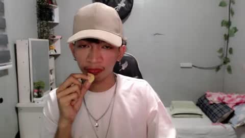 Ethan online show from June 25, 9:36 am
