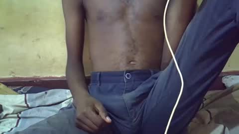 Snapshot of etrar_largedick chatting on February 21, 1:55 am etrar_largedick online show from February 21, 1:55 am