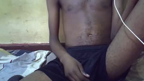 Snapshot of etrar_largedick chatting on February 23, 4:02 pm etrar_largedick online show from February 23, 4:02 pm
