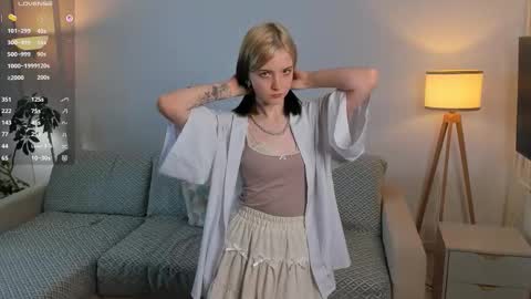 Snapshot of eufemiabatarse chatting on February 5, 1:32 am Emily online show from February 5, 1:32 am