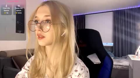 Tali online show from March 25, 1:50 pm