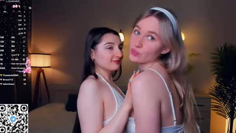 Snapshot of eugeniabrainard chatting on February 9, 10:54 pm Kira and Kamila online show from February 9, 10:54 pm