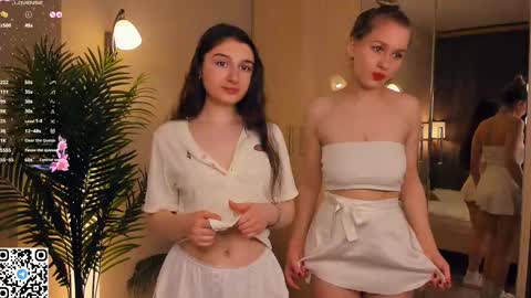 Snapshot of eugeniabrainard chatting on February 27, 7:47 pm Kira and Kamila online show from February 27, 7:47 pm