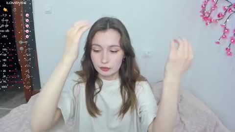 Veronica Tiia Lilith left to right online show from February 19, 9:11 pm